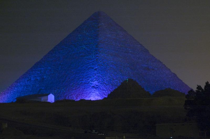 las-pirámides-de-Guiza-Egipto 1